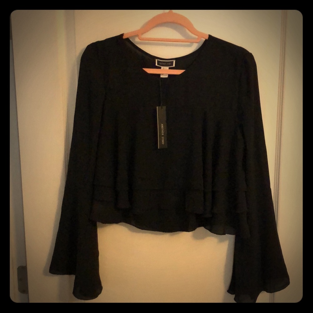 Mid drift black long sleeve top